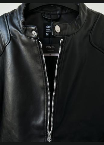 Черная демисезонная куртка мужская кожаная осенняя черная байкерская Sinsay