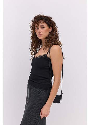 Майка женская из трикотажа в рубчик черная с кружевом на декольте Arjen — 364967556