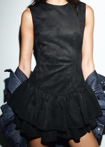 Черное платье Zara однотонное