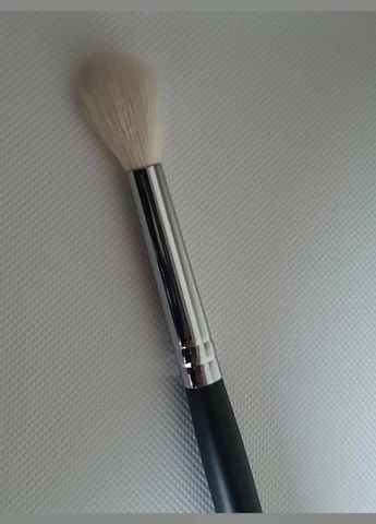 Кисть для нанесения и растушёвки теней M441 Morphe (293153739)