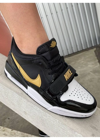 Черные летние кроссовки nike air jordan legacy 312 low black gold найк аир джордан No Brand