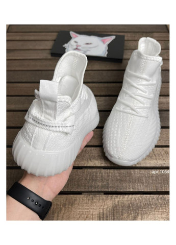 Белые всесезонные легкие кроссовки No Brand