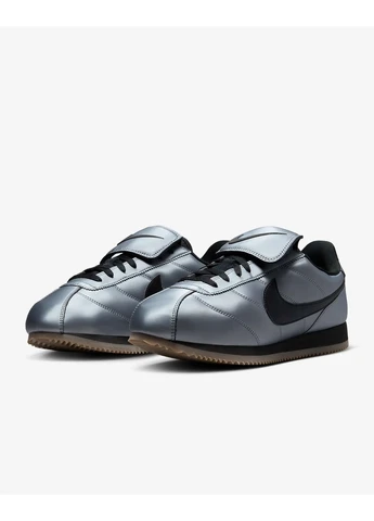 Серебряные демисезонные кроссовки cortez se metallic hq3490-099 Nike