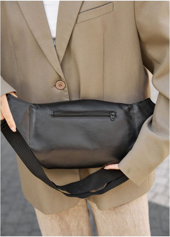 Жіноча поясна сумка бананка з натуральної шкіри Чорна (2912038617) Sambag (366036772)