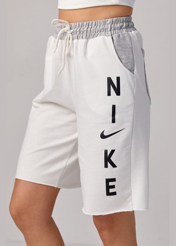 Жіночі трикотажні шорти з написом Nike - світло-сірий Lurex (293292934)