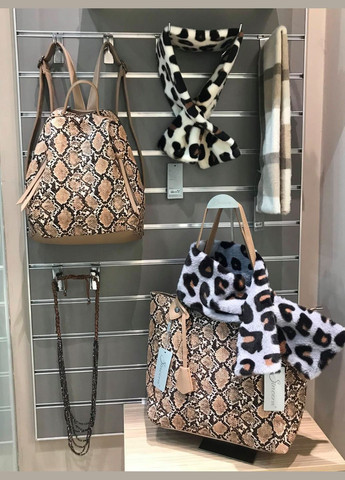 Шарф-воротник пушистый леопардовый белый Sincera (339870010)