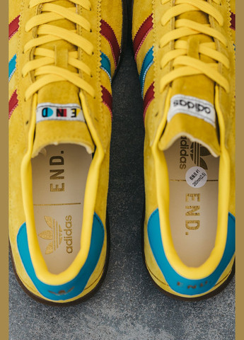 Жовті Осінні кросівки чоловічі adidas Bermuda x END