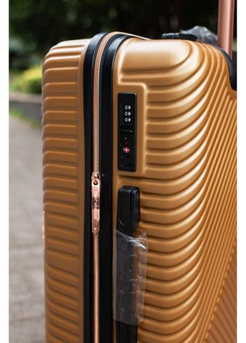 Валіза пластикова WN-01 середня M, колір золотий Wings Wn01 (361152764)