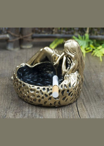 Креативная оригинальная настольная пепельница из смолы для сигарет No Brand (292260735)