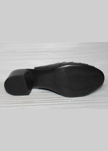 Черные босоножки Tango с ремешком