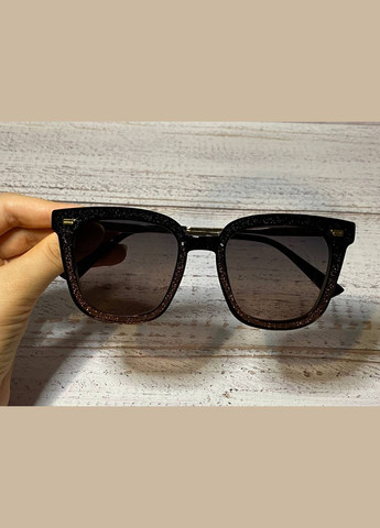 Очки женские солнцезащитные стильный коричневый цвет формы округлый квадрат с нежным блеском LIGHT (315889477)