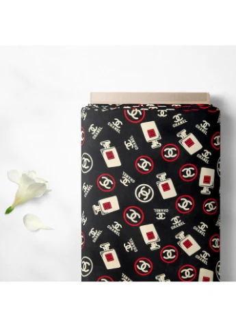 Тканина плательна штапель Бренді Chanel 5 чорний, Написи ш. 1,45 IDEIA (391256406)