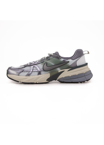 Білі Осінні кросівки чоловічі nike runtekk v2k summit white metalic silver найк в2к рантекк No Brand