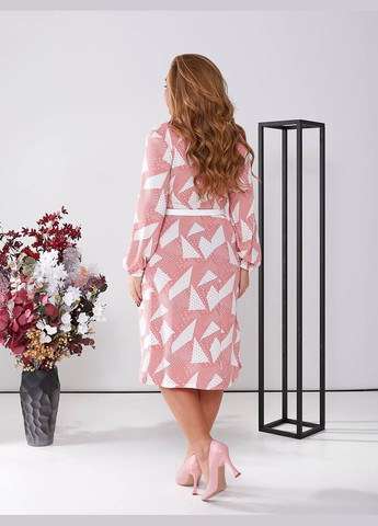 Рожева кежуал сукня жіноча "креативний шик" з довгим рукавом sf-255 розовий, 58-60 Sofia з геометричним візерунком