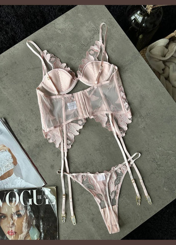 Светло-розовый демисезонный нежный комплект с цветочной вышивкой No Brand