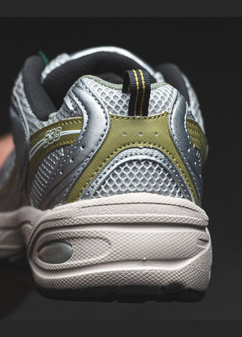 Сірі Осінні кросівки чоловічі і жіночі new balance 530 grey silver gold | нью беланс 530 сірі срібні золоті No Brand