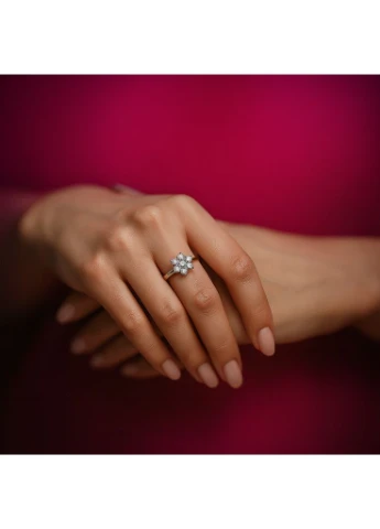 Изящное кольцо из серебра с белым кубическим цирконием покрытое родием Family Jewelry House (377308690)