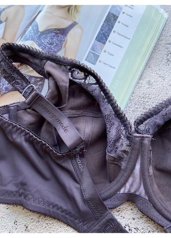 Бузковий бузковий бюстгальтер на четвертий розмір грудей Lanny Mode