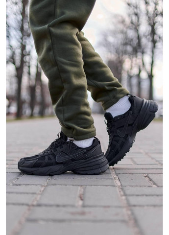 Черные демисезонные кроссовки мужские nike runtekk full black найк в2к рантекк No Brand