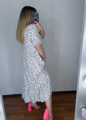 Белое повседневный цветочное платье макси с оборками. клеш Allthings с цветочным принтом