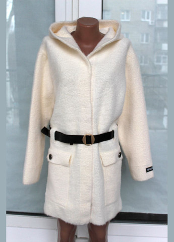 Молочное демисезонное Пальто женское альпака молочного цвета однобортное No Brand