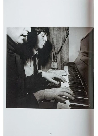 Harry Benson. Paul. Art Edition No. 51-100 'Wings Backstage, 1976' Taschen (392247867)