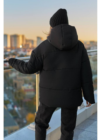 Чорна жіноча зимова куртка Osoblyva