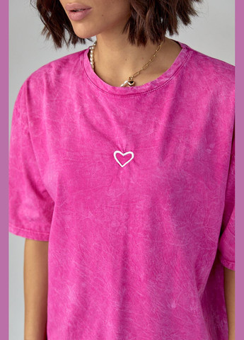 Фуксинова (колору Фукія) літня футболка тай-дай з вишитим серцем Lurex