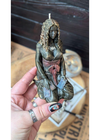 Свеча восковая Тарологиня No Brand (352777756)