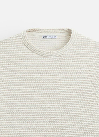 Молочна футболка Zara