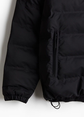 Чорна демісезонна куртка H&M