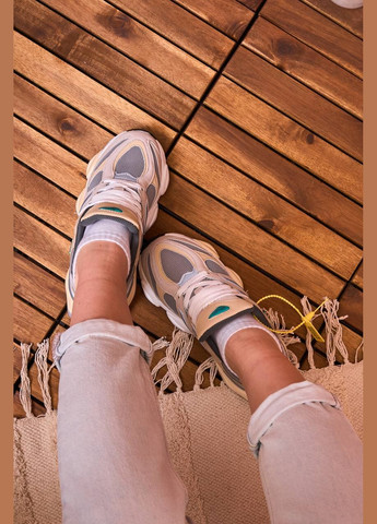 Бежеві осінні кросівки жіночі, китай No Brand Sneakers 9060