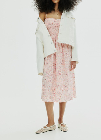 Светло-розовое кэжуал платье H&M с цветочным принтом