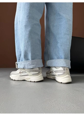 Белые демисезонные кроссовки мужские и женские nike initiator phantom white beige | найк инициатор белые No Brand