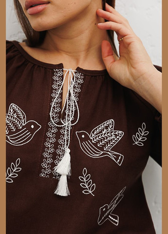 Женская вышиванка темно-шоколадная с цветами и птичками гладью Arjen (289787386)