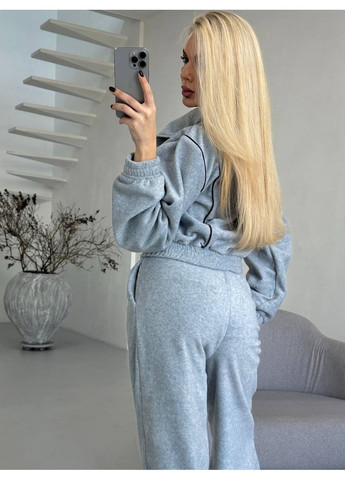 Жіночий спортивний костюм із укороченою кофтою No Brand (372046485)