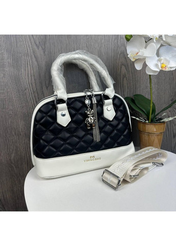 Жіноча стьобана сумка через плече з екошкіри з брелоком чорна ProDobro (363260185)