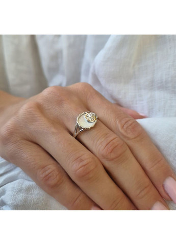 Серебряное кольцо Цветок с Перламутром размер серебро 925 пробы Родированное 6673р 2.77г No Brand (352477385)