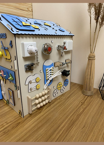 Бізібудинок іменний, максимальна комплектація, бізіхаус, бізіхатинка, розвиваюча дерев'яна іграшка 40х40х50 см No Brand (348357616)