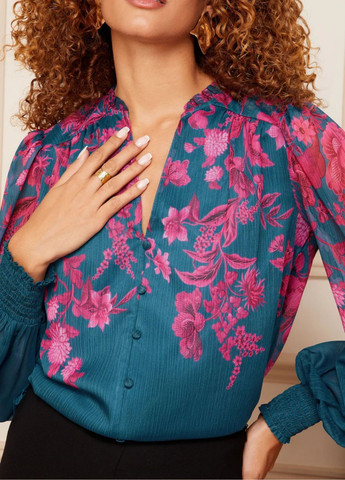 Блакитна блузка жіноча в принт квітів love roses No Brand