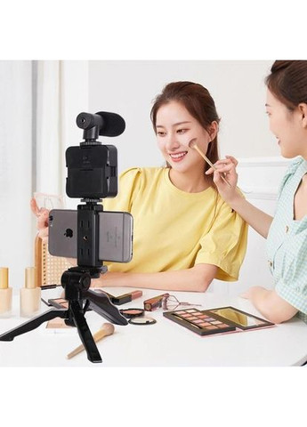 Набір блогера 4в1 Тринога з фіксатором для телефона, Bluetooth кнопкою та LED підсвіткою Black No Brand (350349252)