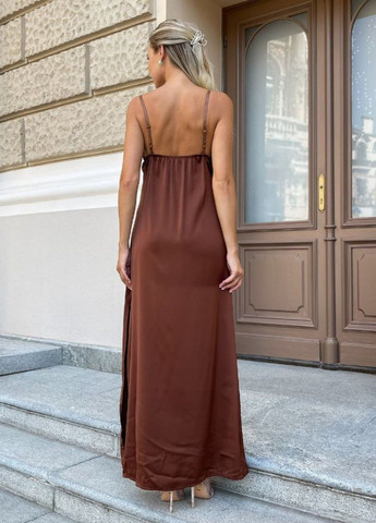 Коричнева вечірня сукня максі на тонких бретельках з боковим розрізом Allthings