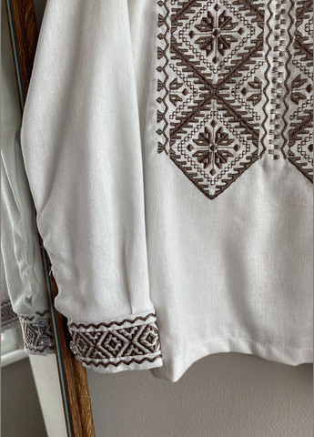 Молочная детская молочная льняная вышиванка на мальчика вышитая кофейными нитями. лен (332792199)