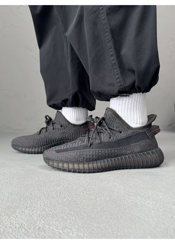 Черные демисезонные кроссовки мужские adidas yeezy boost v2, black reflective адидас изи буст черные No Brand