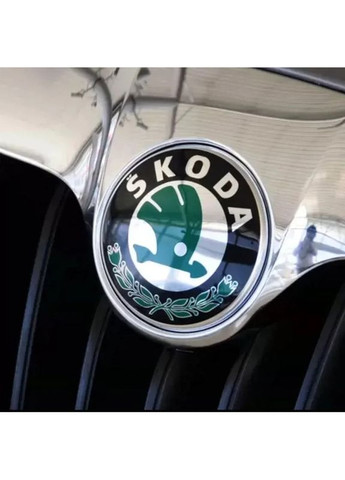 Эмблема передняя зеленая 90мм пластик (на скотче) Skoda (369611942)