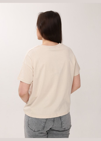 Бежева літня футболка жіноча бежева тонка асиметрія з написом з коротким рукавом Whitney Вільна
