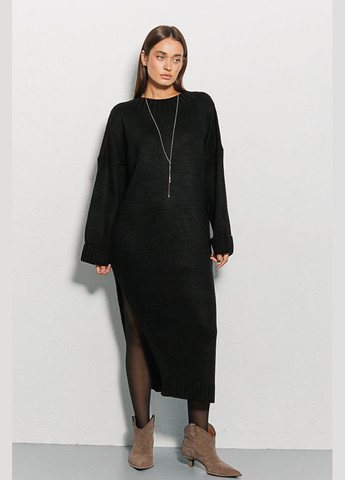 Черное вязаное платье-миди темно-бежевое с высоким разрезом сбоку Arjen