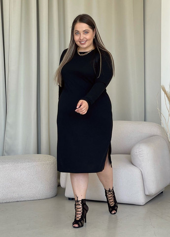 Черное повседневный демисезонное платье в рубчик ниже колен с боковыми разрезами платье-свитшот Merlini однотонное