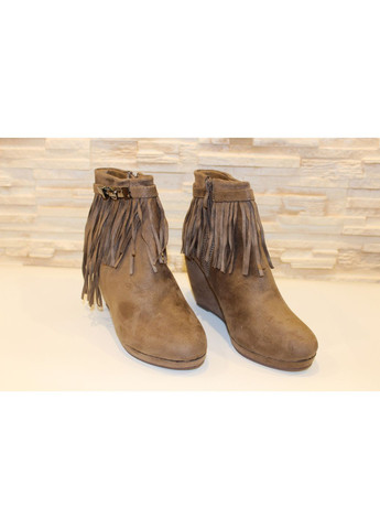 Бежевые демисезонная ботильоны женские замшевые бежевые No Brand Ботильони жіночі демісезонні