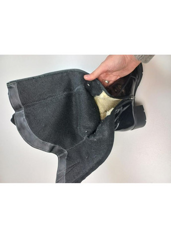 Зимние сапоги женские высокие лак/замш No Brand с пряжкой, без декора